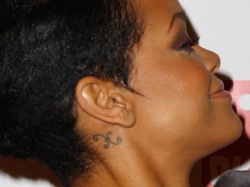 Does Rihanna have a tattoo? - Quora